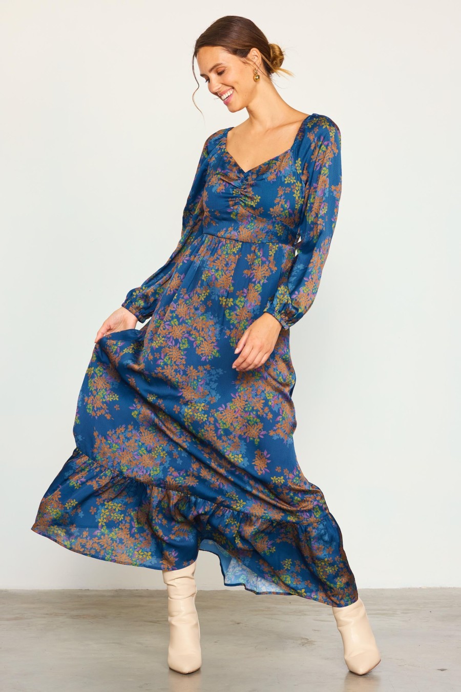 Women Skyes Are Blue Maxi Dresses | Sweetheart Neckline Longsleeve Maxi Dress